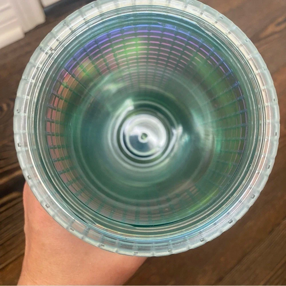 Starbucks Iridescent Grid Cold Cup 24 oz Venti Tumbler‎ With Straw Green
